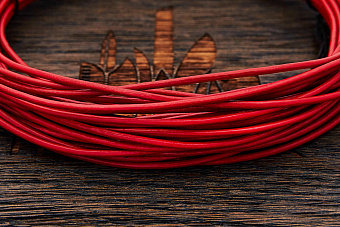 Кожаный шнурок 2мм (красный), кратно 1м