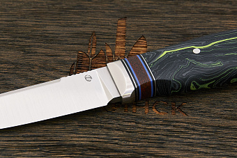 Нож туристический Геннадия Дедюхина Финка Томми, клинок 110мм, сталь N690, рукоять микарта черно-зел