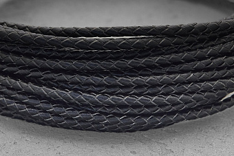 Кожаный плетеный шнурок 3,0мм (чёрный, торец бежевый), 1 метр