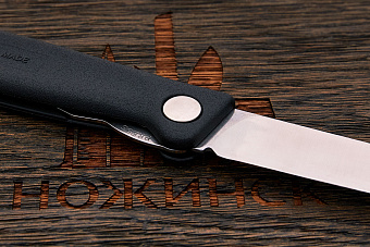 Складной кухонный нож Victorinox 100мм, сталь Dauphinox, рукоять PP черный