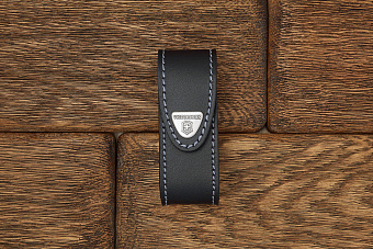 Чехол на ремень кожаный с поворотной клипсой черный, модель 0520