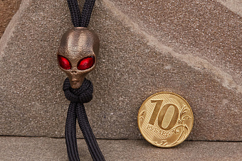 Бусина на темляк «Инопланетянин» красный