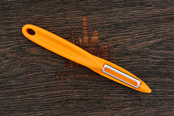 Овощечистка Victorinox, модель 7.6075, рукоять нейлон оранжевый