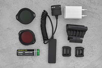 Фонарь Armytek Predator Pro, диод XHP35 HI, холодный свет с тактическим набором