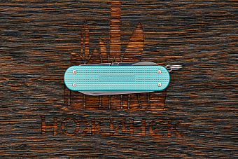 Нож-брелок Victorinox Classic SD Colors мятный