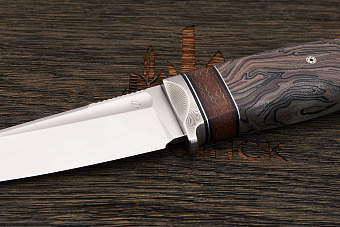 Нож туристический Геннадия Дедюхина Этно, клинок 122мм, сталь M398, рукоять микарта коричневая