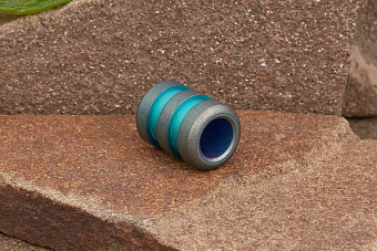 Титановая бусина на темляк «Резьба» зеленый