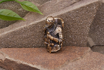 Бусина на темляк Рыцарь от мастерской Крымская бронза
