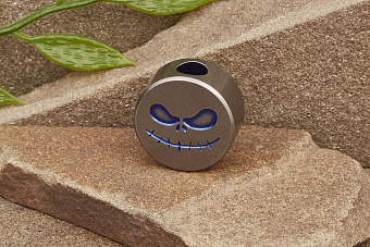 Титановая бусина на темляк «Смайлик.Злой» 