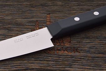 Нож кухонный KAI универсальный 150мм, сталь 1K6