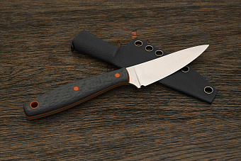 Нож туристический Мастерской Тать Хорек, клинок 88мм, сталь M390, рукоять карбон оранжевый спейсер