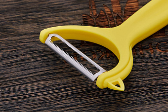 Овощечистка Victorinox, модель 7.6079, рукоять полипропилен желтый