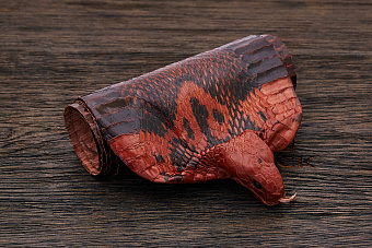 Шкурка змеи с головой, 1080×105мм (коричневая глянцевая)