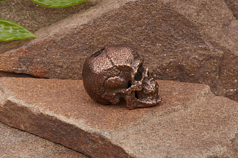 Бусина на темляк «Череп» Т5