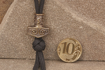 Бусина на темляк Молот Тора с руной Соулу от мастерской Крымская бронза