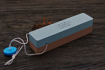 Водный точильный камень 135×30×30мм #1000/#250 со шнурком