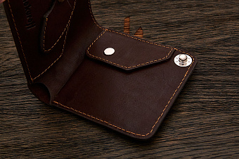 Кошелек с ножом коричневый