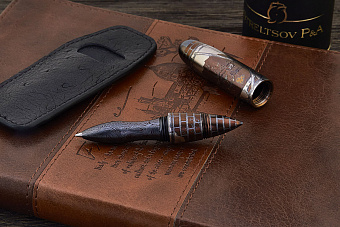 Авторская титановая ручка Дмитрия Стрельцова «Цеппелин. Bad Teddy за решеткой»