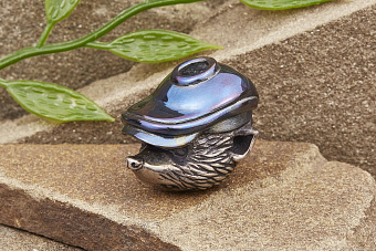 Бусина на темляк «Нахал в кепке» белый металл кобальт