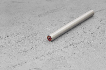 Мозаичный пин 6,0x60 мм, контур - сталь, центр - сталь, латунь, красный