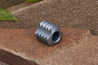 Титановая бусина на темляк «Радиатор» голубой