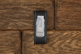 Чехол на ремень кожаный с поворотной клипсой черный, модель 0520