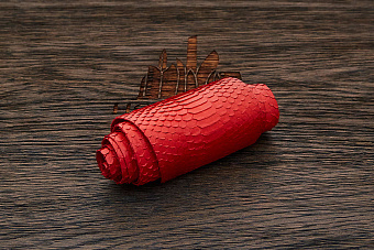 Шкурка змеи, 800×65-85мм (красная матовая)