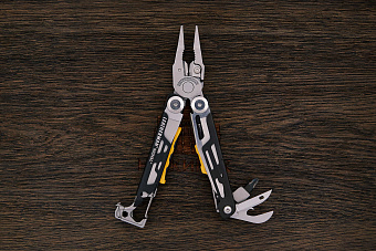 Мультитул Leatherman Signal (19 функций)