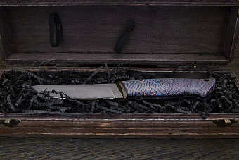 Разделочный нож Дмитрия Демина Скиннер в пенале, сталь QPM53/95X18