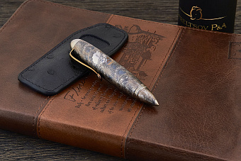 Авторская титановая ручка Дмитрия Стрельцова «Цеппелин. Bad Teddy дамаскаж»