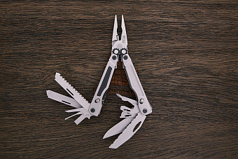 Мультитул SOG Power Play (18 функций)