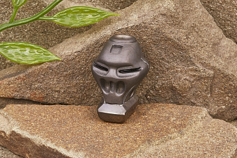 Бусина на темляк «Чужой» титан