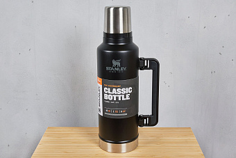 Термос Stanley Classic 1,9L черный