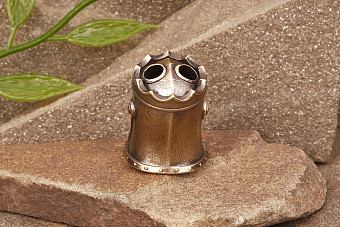 Бусина на темляк Шлем Ричарда от мастерской Крымская бронза