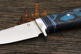 Нож шкуросъемный Геннадия Дедюхина Упёртый, клинок 89мм, сталь M398, рукоять микарта чёрно-синяя