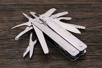 Мультитул SwissTool X (27 функций)