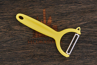 Овощечистка Victorinox, модель 7.6079, рукоять полипропилен желтый