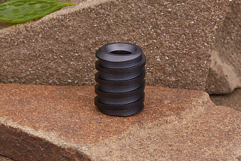 Титановая бусина на темляк XL «Спираль» черный