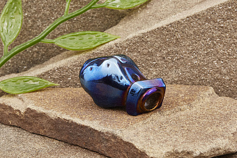 Бусина на темляк «Чужой» титан оксид