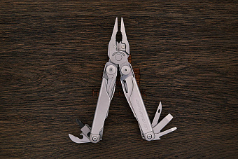 Мультитул Leatherman Surge (21 функция)