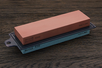 Водный точильный камень 180×50×40мм #800/#220 с подставкой