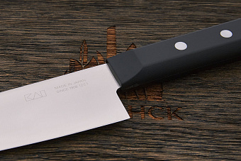 Нож кухонный KAI шеф 180мм, сталь 1K6