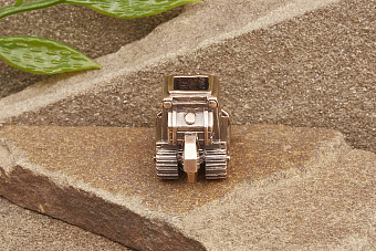 Бусина на темляк Бульдозер от мастерской Крымская бронза