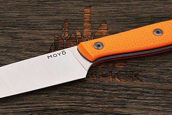 Нож кухонный MOYO Аппарель универсальный 135мм, сталь AR-RPM9, рукоять G10-extra оранжевый