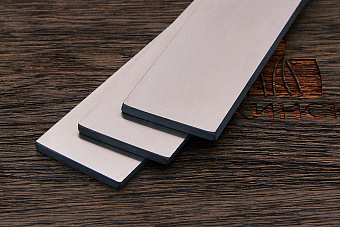 Сталь X105CrCoMo18 4мм ТО 62-63HRC, отпуск 150°С полоса 260×40мм