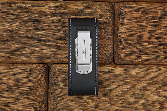 Чехол на ремень кожаный с поворотной клипсой черный, модель 0524