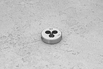 Плашка правая HSS М3х0,5мм