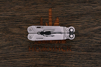 Мультитул SOG Power Pint (18 функций)