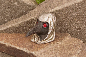 Бусина на темляк «Чумной доктор» Т2