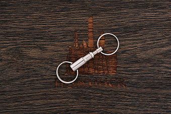 Брелок-карабин с двумя кольцами